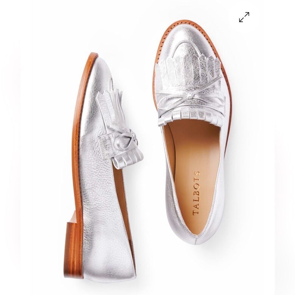 Talbots Leighton Kiltie loafers - pebbled silver leather tassel size 7.5